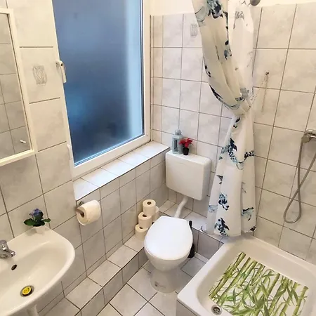 Ausgestattete Selbstversorger Zentrumswohnung شقة *